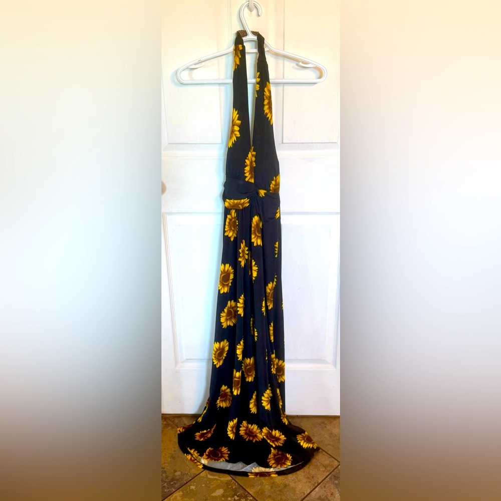 👗🌻🖤5th and Love Maxi Sun Dress - Backless🖤🌻👗